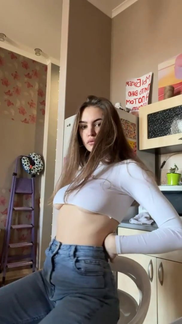 Valeria Smith on Boobyday, boobs, teen videos, her instagram, reddit, onlyfans links