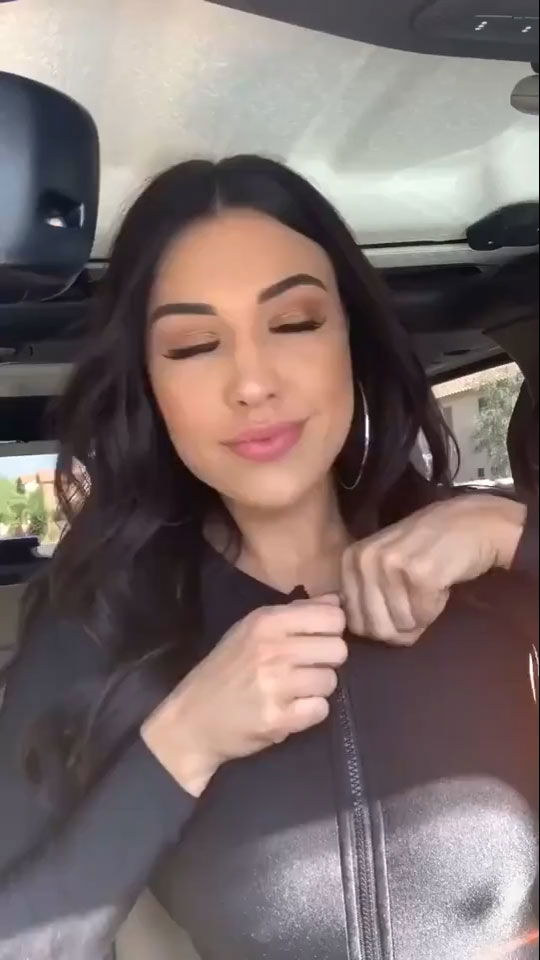 Boobyday, boobs, big-tits, reveal, face, brunette videos, her twitter, instagram, reddit, onlyfans links