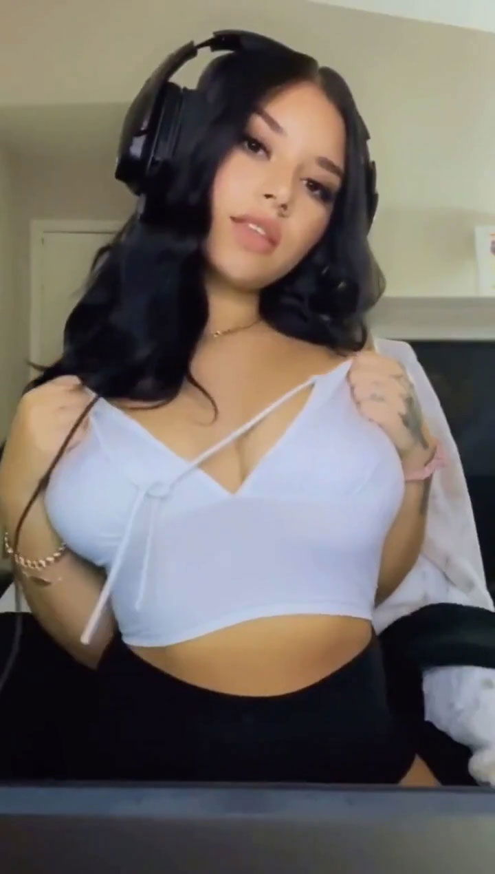 Boobyday, boobs, brunette, reveal, face, piercing videos, her twitter, reddit, onlyfans links