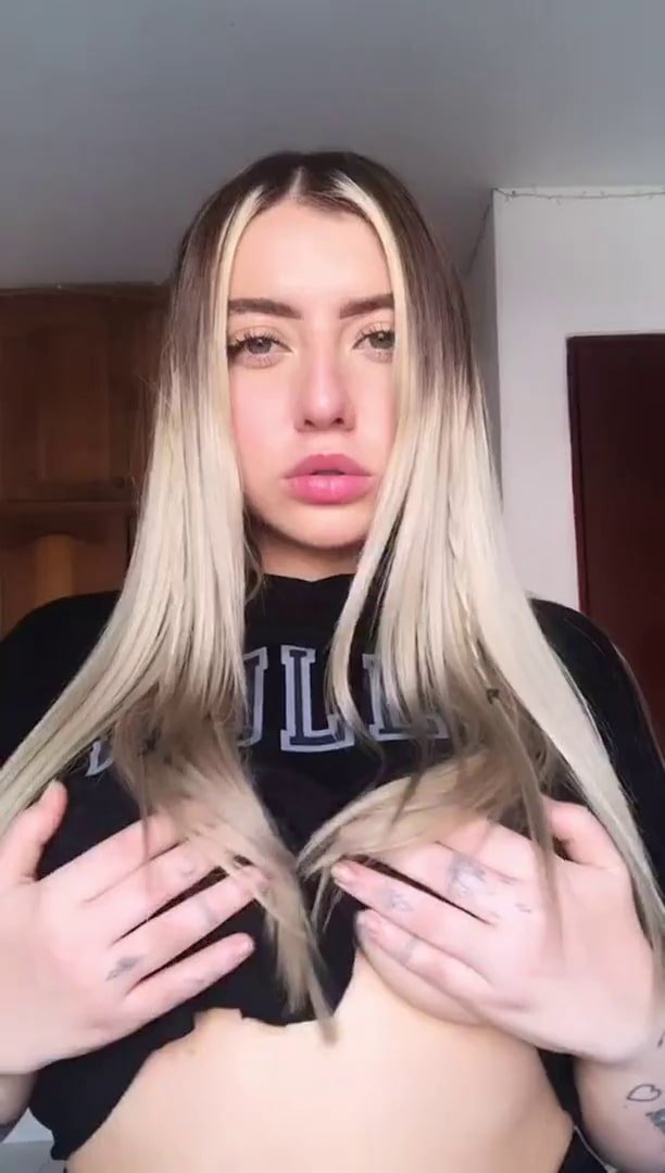 Zoeyteen on Boobyday, boobs, reveal, blonde videos, her reddit, snapchat, onlyfans links