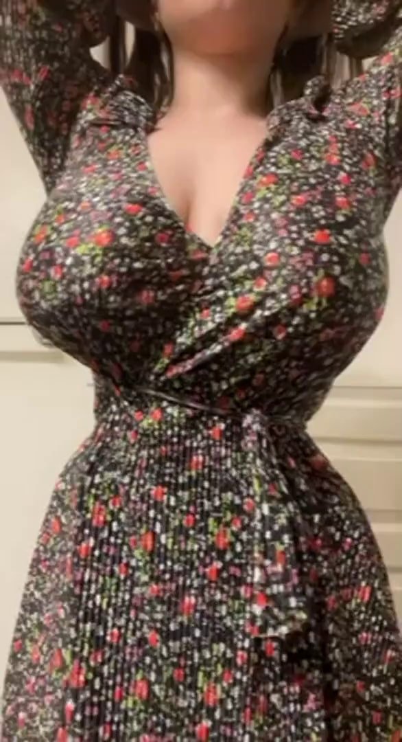 Jasmine on Boobyday, boobs, arabic, big-boobs, dress videos, her reddit, onlyfans links