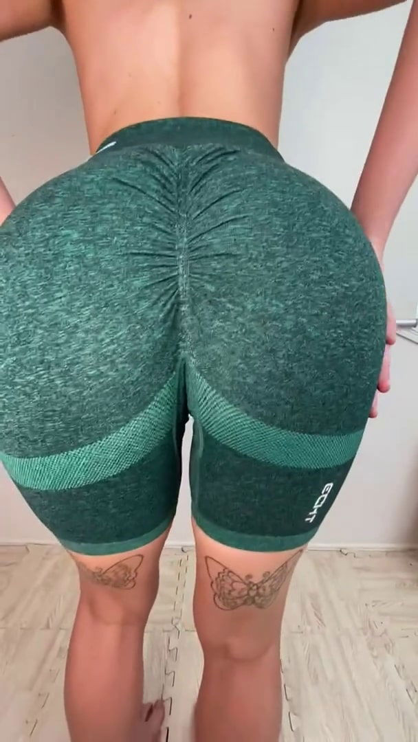 Boobyday, boobs, dyed-hair, booty videos, her twitter, instagram, reddit, fansly, onlyfans, manyvids links