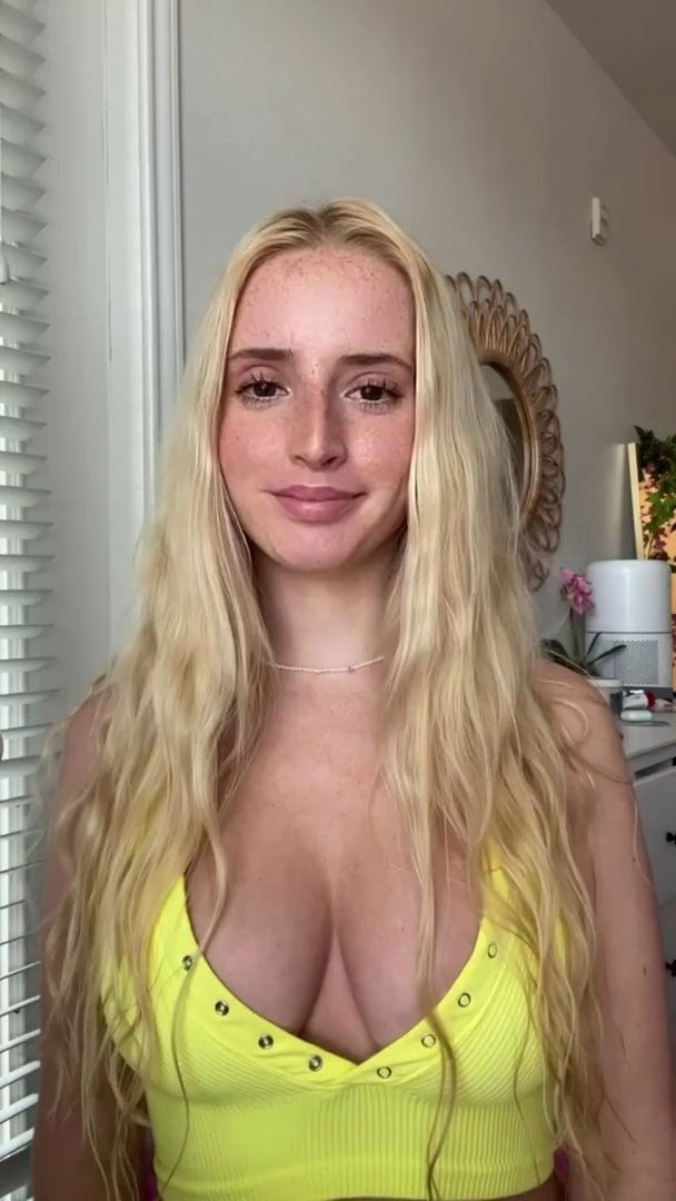 Boobyday, boobs, blonde videos, her twitter, reddit, onlyfans links