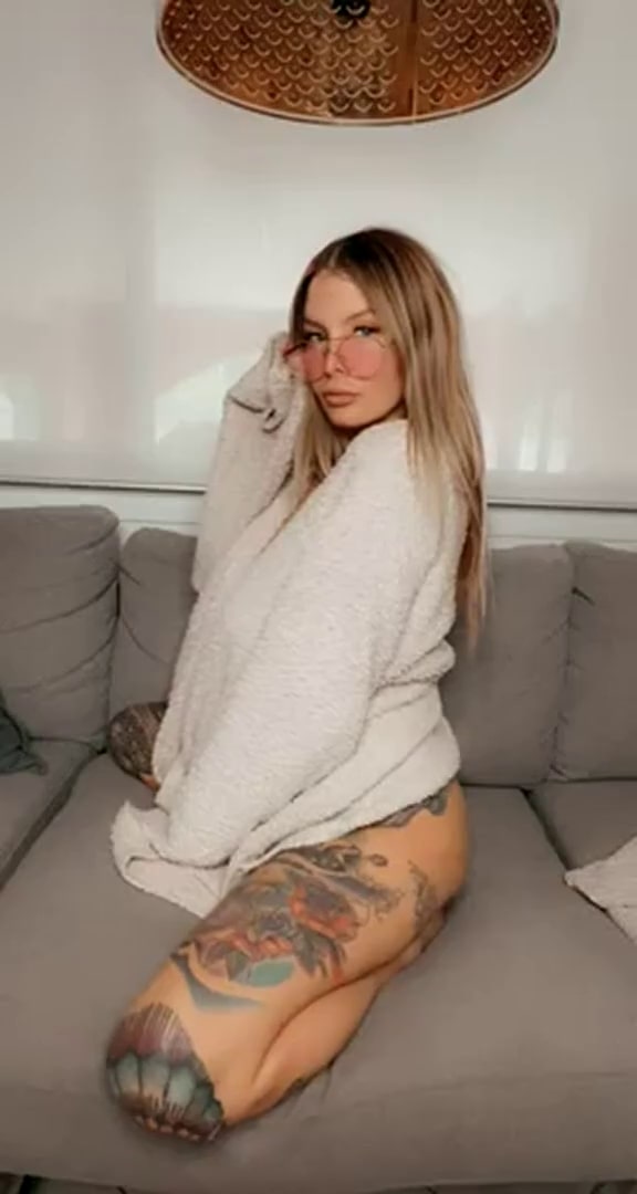 Boobyday, boobs, glasses, tattoo, pregnant, big-boobs videos, her twitter, reddit, onlyfans links
